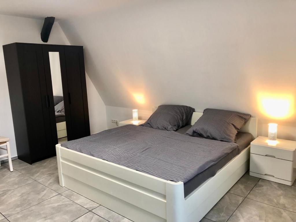 Dachgeschosswohnung Mit Seeblick Ahrensbok Extérieur photo