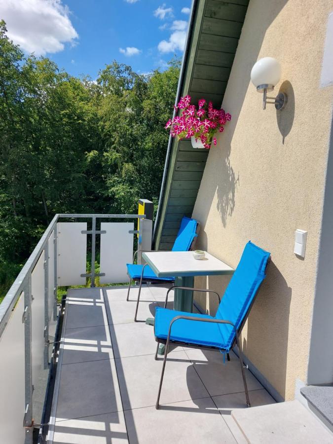 Dachgeschosswohnung Mit Seeblick Ahrensbok Extérieur photo