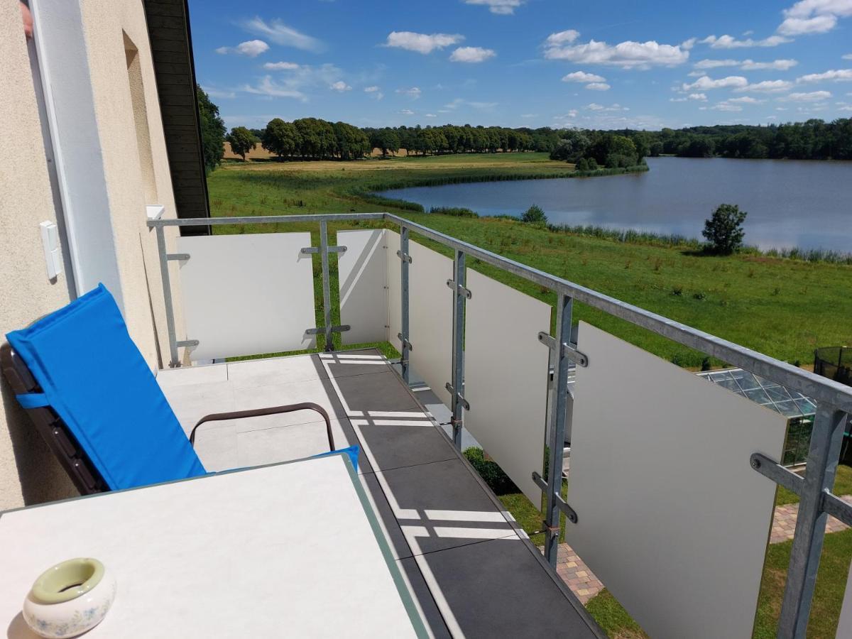 Dachgeschosswohnung Mit Seeblick Ahrensbok Extérieur photo
